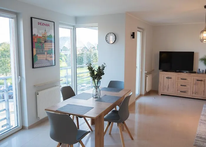 Wojskowa 1 / Park Apartmán *