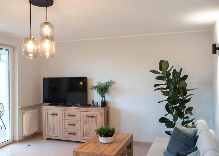 Wojskowa 1 / Park * Poznaň